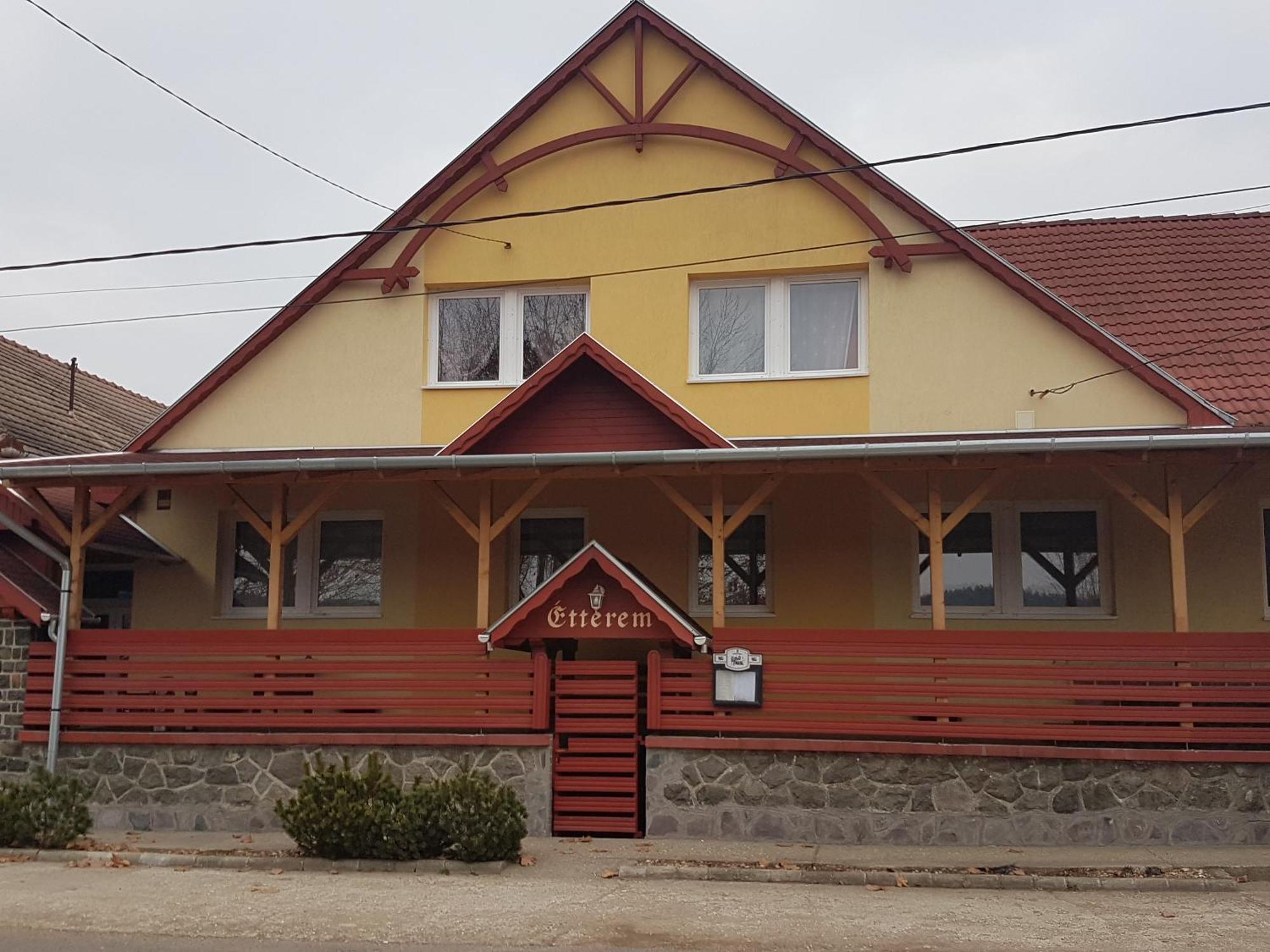 Ket Vandor Fogado Matraderecske Exterior photo